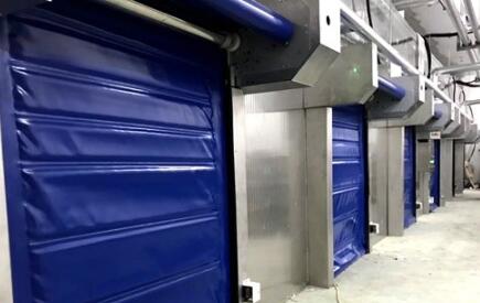 OsakaCold storage can be hit by rolling shutter door